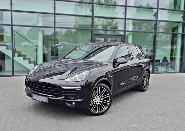 Porsche Cayenne cena 159900 przebieg: 130000, rok produkcji 2017 z Lubień Kujawski małe 781